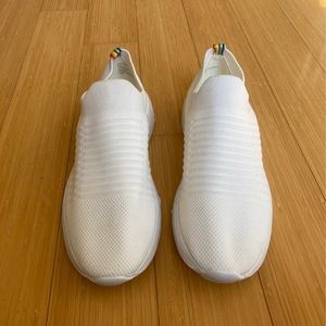 Steve Madden No Lace Sneakers *runs large*